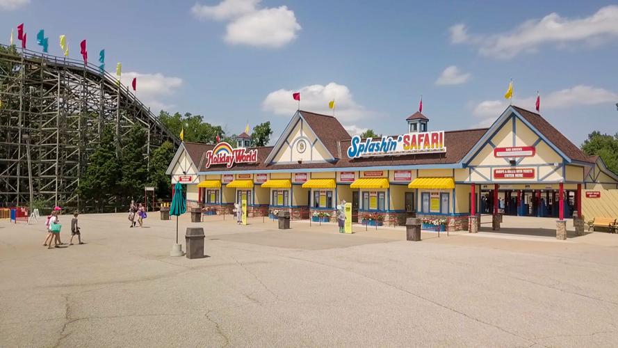 Holiday World Front Gate 2019 (002).jpg