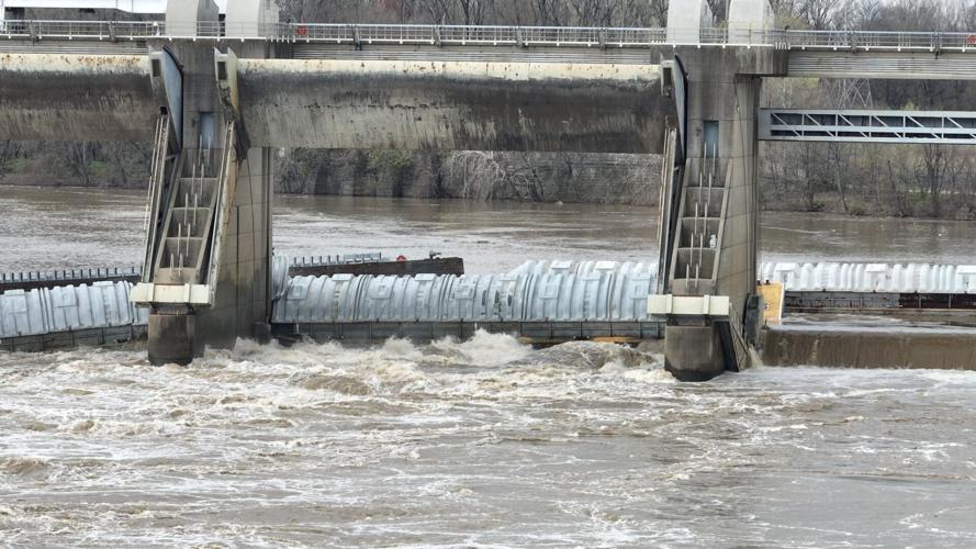 Barges Loose on Ohio River