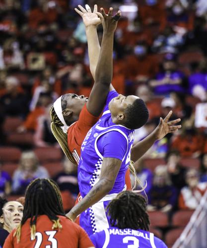 Kentucky Louisville basketball tipoff