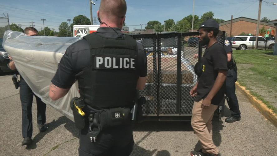LMPD HELPS BURGLARY VICTIMS (9).jpeg