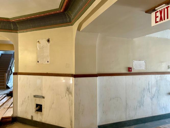 Elizabethtown courthouse plaques stolen 4.jpg