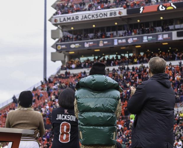 Lamar Jackson's No. 8 retired at Cardinal Stadium