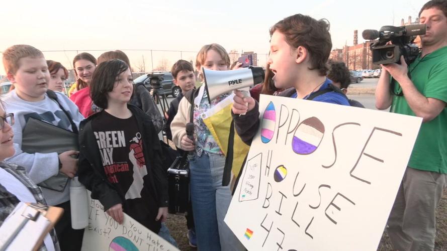 NOE MIDDLE SCHOOL KY PRONOUN BILL PROTEST 3-1-2023 (1).jpeg