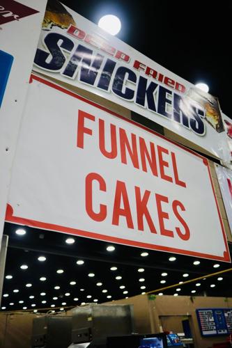 funnel cakes sign.jpg