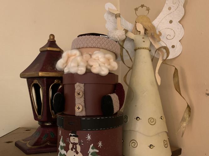 CHRISTMAS CAFE ON FRANKFORT AVENUE - KK - 8-26-2020  (6).JPG