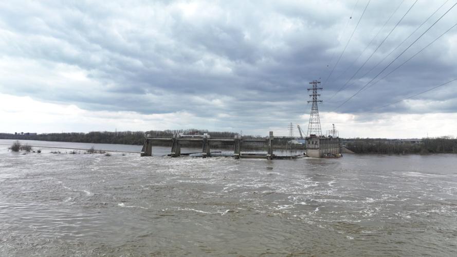 Barges Loose on Ohio River