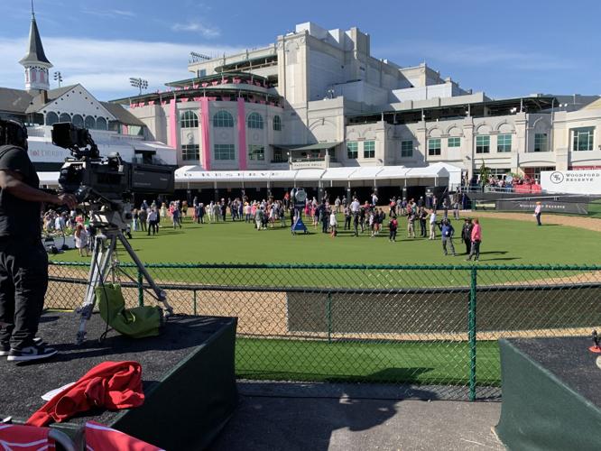 OAKS - WIDE CROWD SHOTS 2.JPG