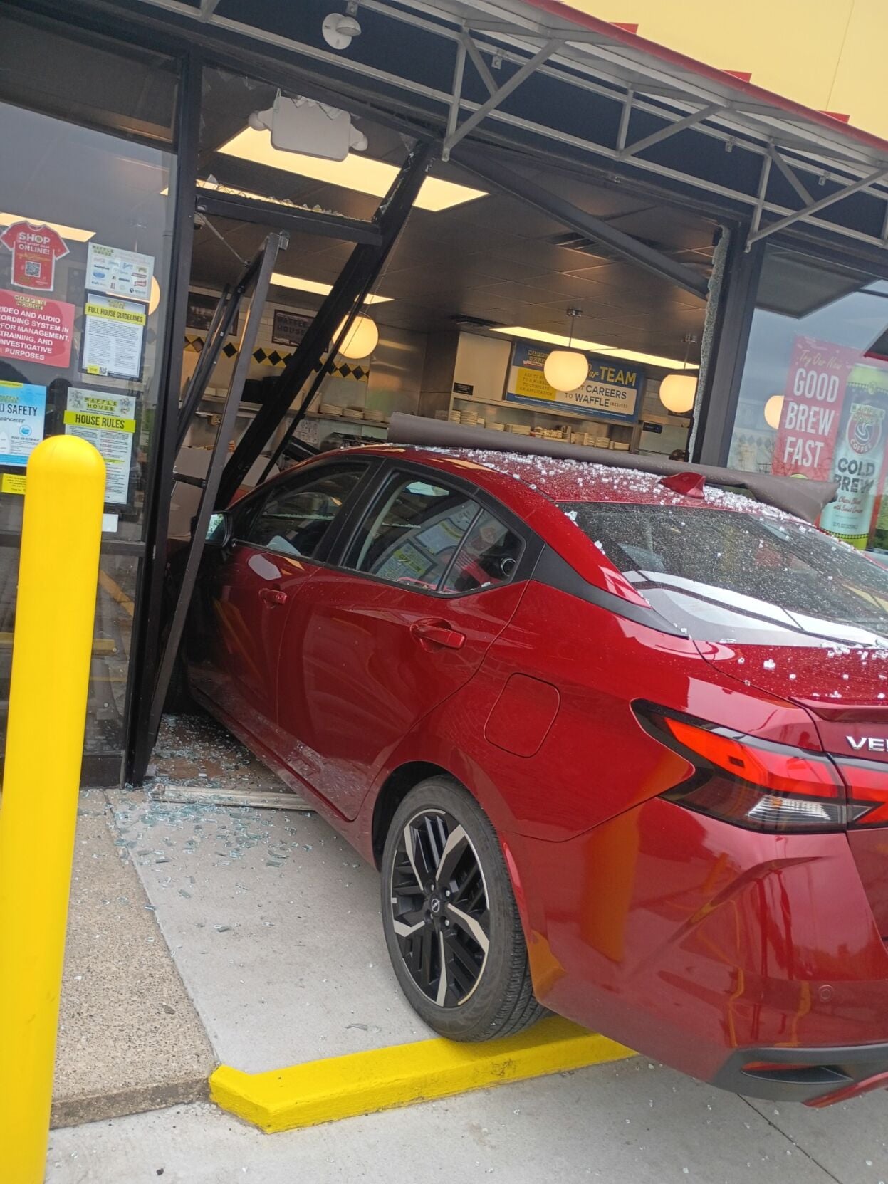 CARROLLTON WAFFLE HOUSE CRASH 4.jpg