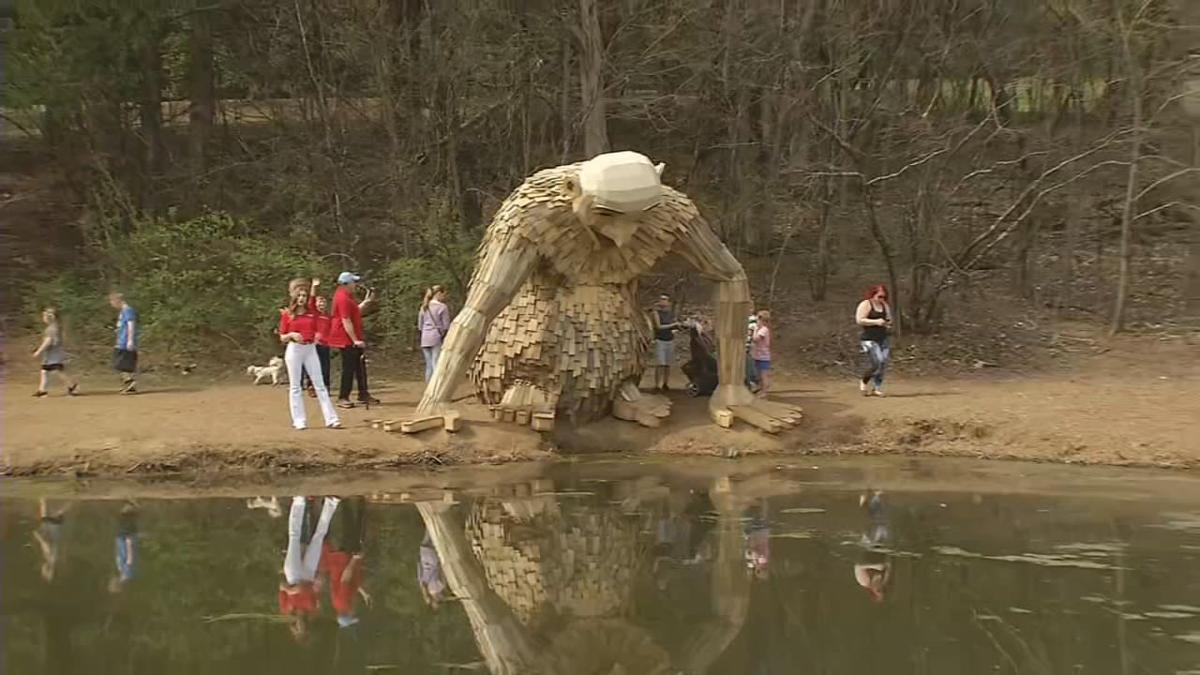 Bernheim giant near water.png