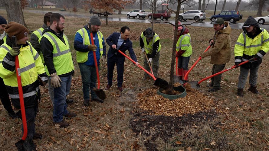 Mayor Tree Planing 1.jpg