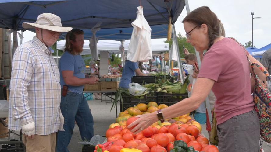 SENIORS FARMERS MARKET.jpeg