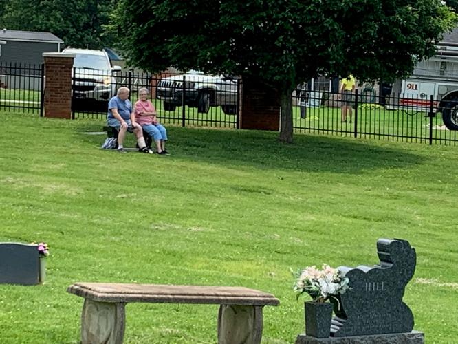 MORE MCCLANAHAN FUNERAL - CEMETERY - 5-21-2022 4.jpg