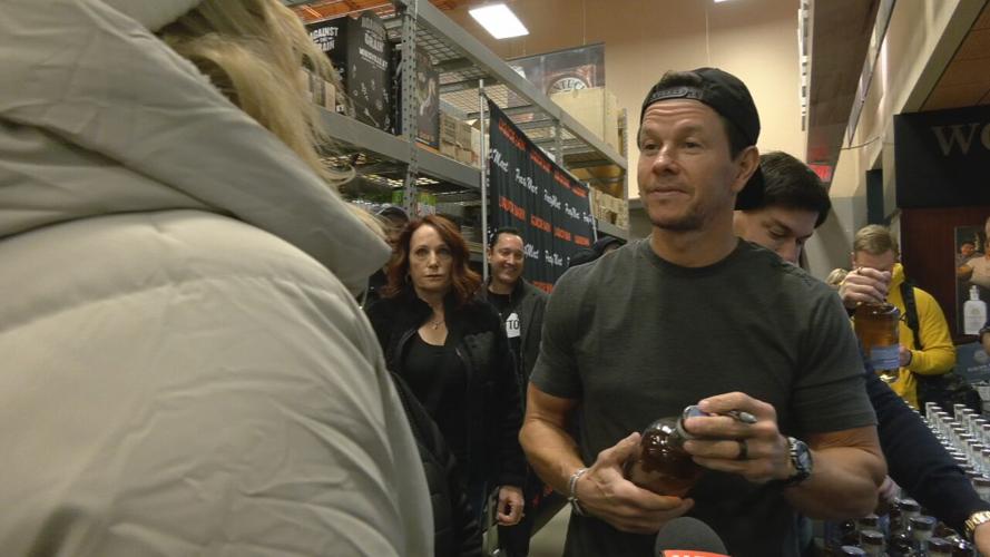 Mark Wahlberg at Liquor Barn (9).jpeg