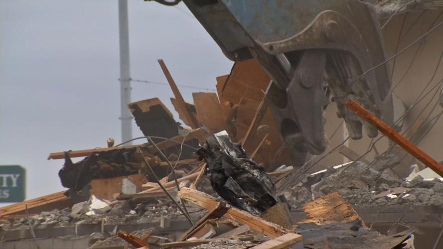 CLARKSVILLE INN DEMO UPDATE 5pVO.transfer_frame_520 claw.png