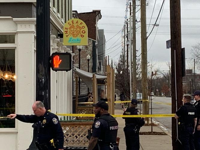 LMPD investigating shooting on East Jefferson Street.jpg