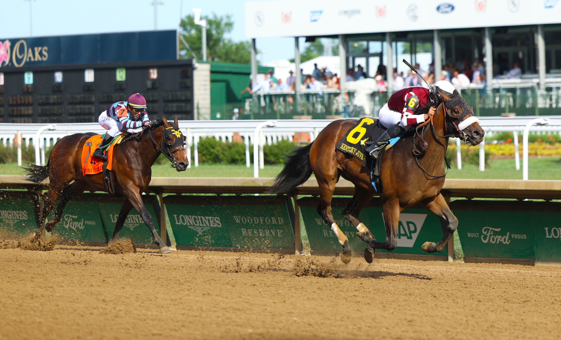 Horses race at Churchill on Thurby.JPG