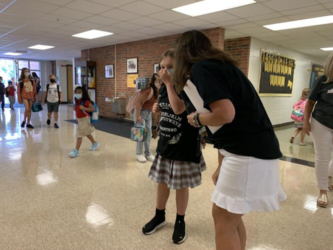 Bowen Elementary back to school jcps 08-10-22.jpg