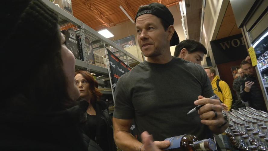 Mark Wahlberg at Liquor Barn (7).jpeg