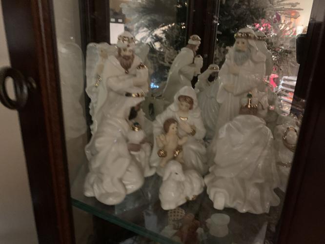 CHRISTMAS CAFE ON FRANKFORT AVENUE - KK - 8-26-2020  (7).JPG