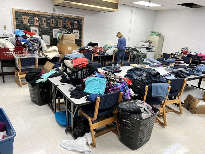TORNADO - DAWSON SPRINGS - DONATIONS AT HIGH SCHOOL 12-15-2021 2.jfif