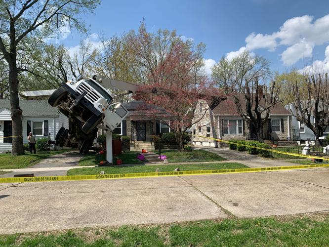 CRANE INTO HOUSE - 4-7-2021  (2).jpeg