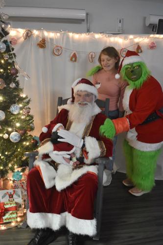 Santa visits NICU babies at UofL Health (41).JPG