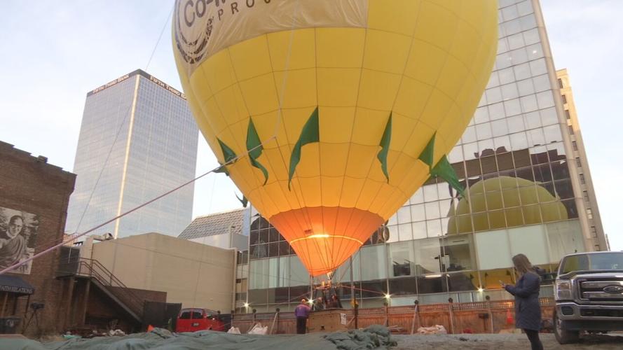 Downtown balloon glow for COVID victims 5.jpeg