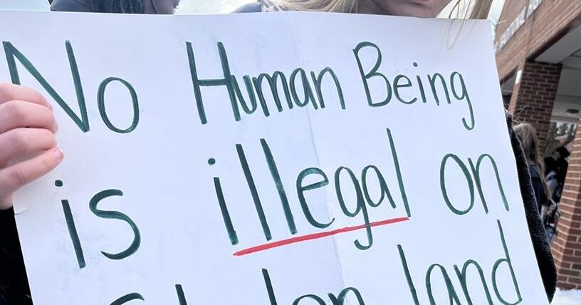Students throughout Kentuckiana walk out to protest ICE actions in Minnesota