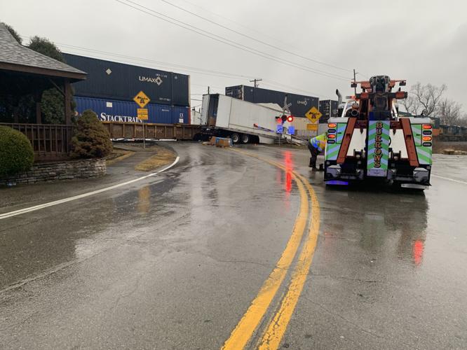 Train, Semi crash in Oldham County