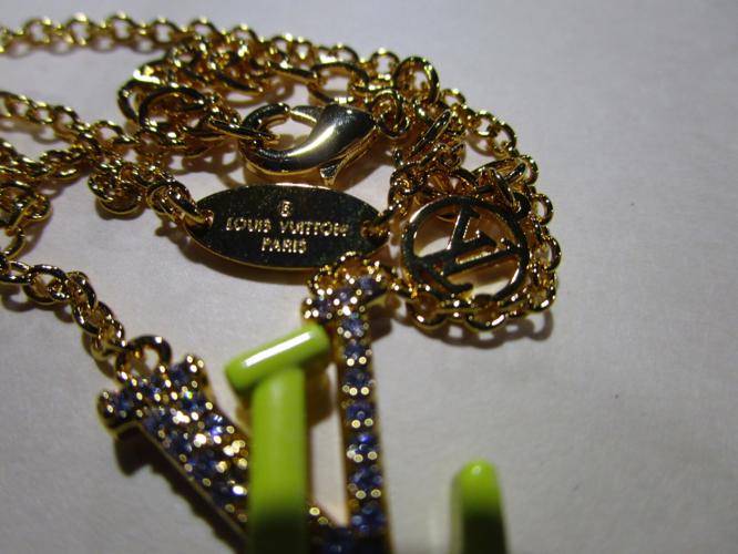 013 Louis Vuitton necklace (3).JPG