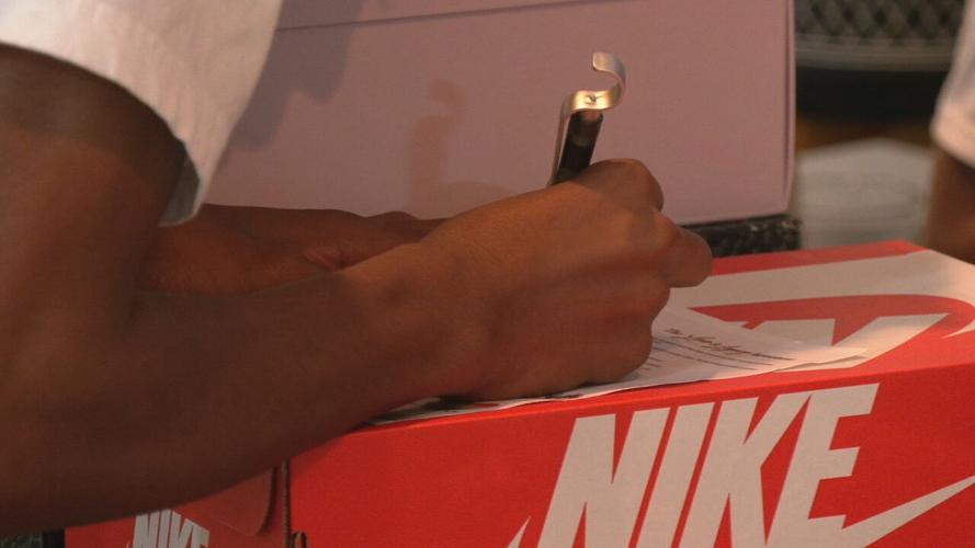 IMAGE | ACE Project Shoe Giveaway﻿