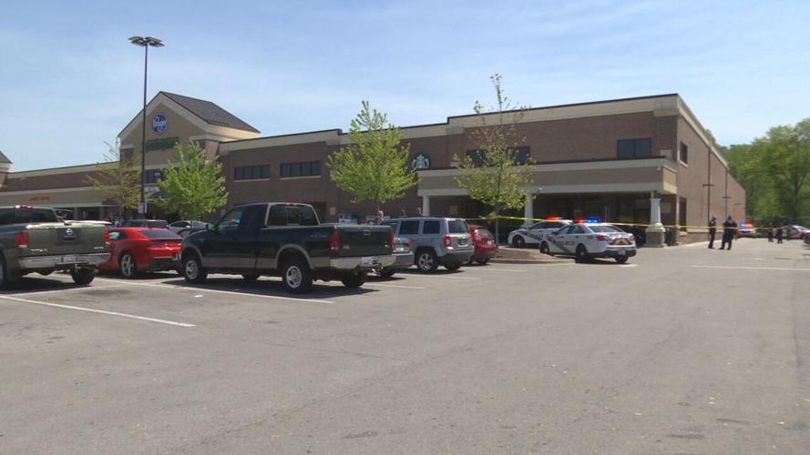 DIXIE HWY KROGER SHOOTING 4-27-2021 (1).jpeg