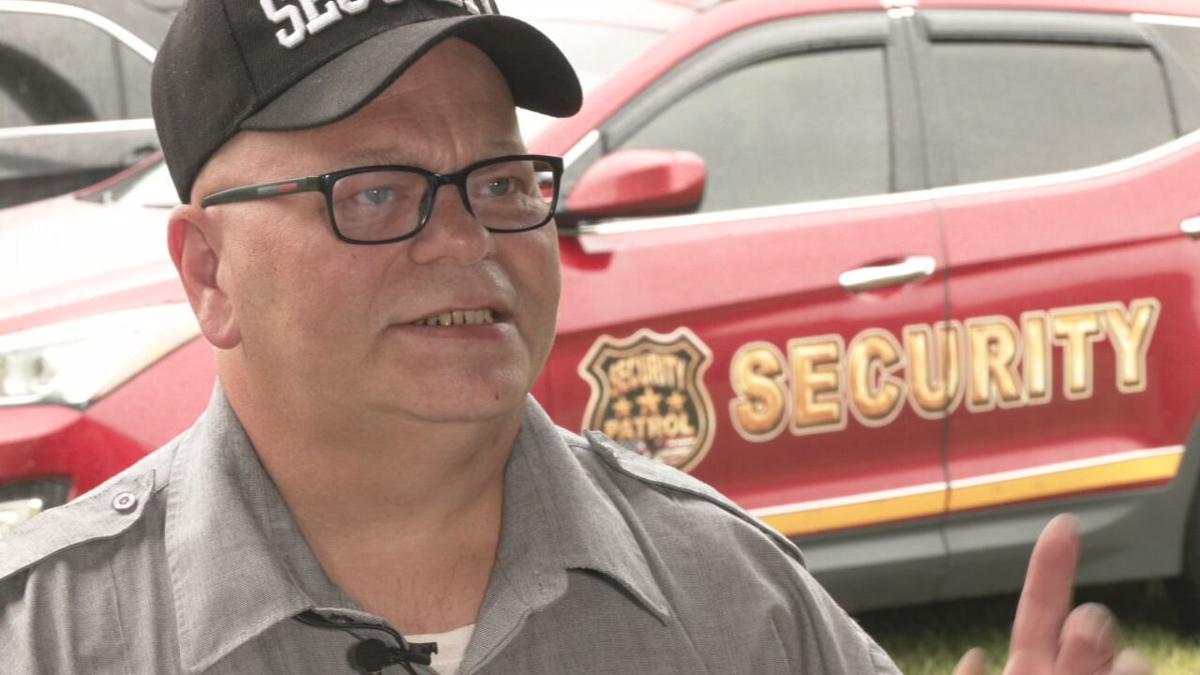 Louisville security guard says he helped break up group of drag racers who shut down part of I-264