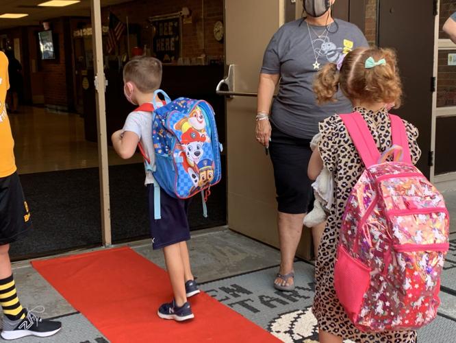 Bowen Elementary back to school backpacks jcps 08-10-22.jpg