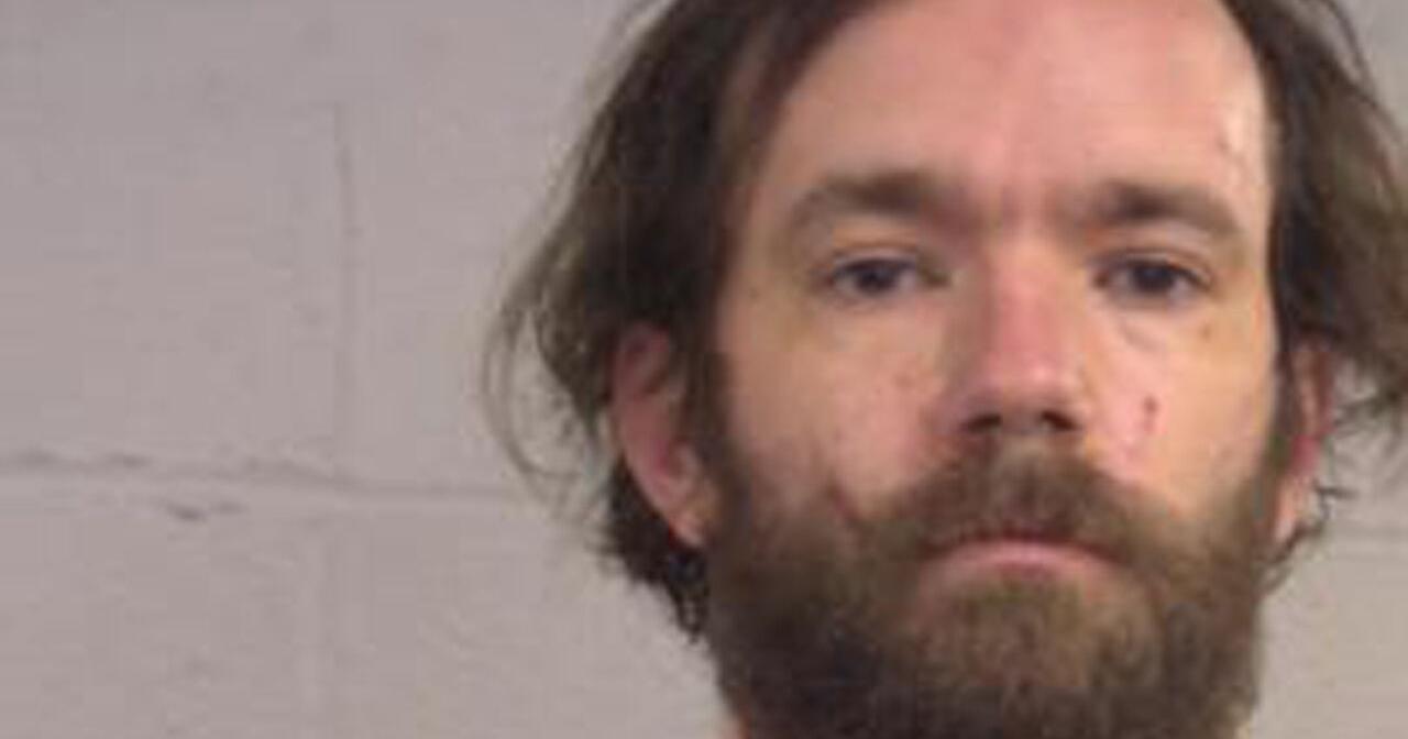 Louisville man pleads guilty to fatally shooting, stabbing stepfather - Vimarsana News