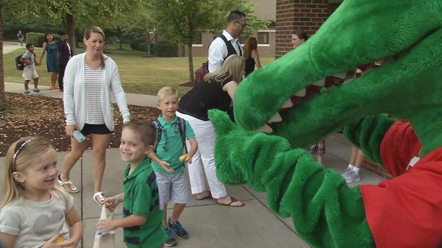 Oldham County students return to in-person classes (wearing masks)