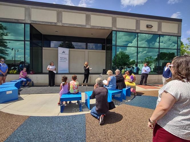 Jeffersonville pocket park opens at library