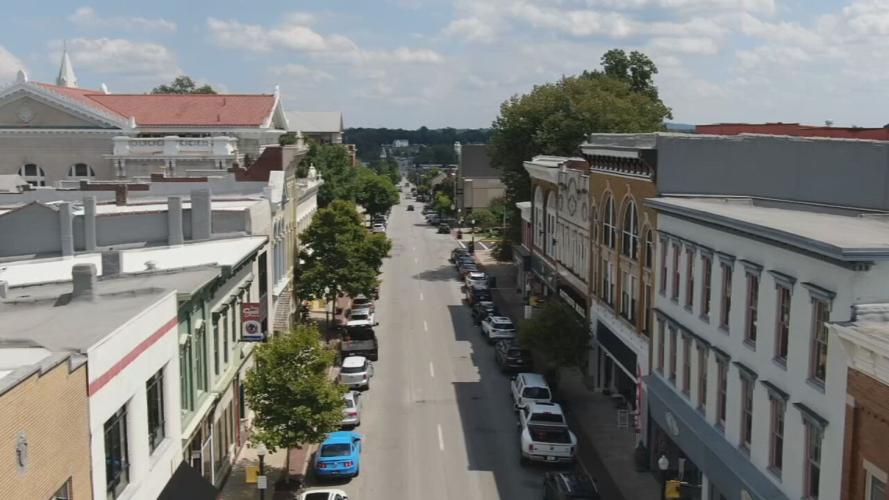 SHELBYVILLE KENTUCKY DOWNTOWN - 8-25-2022.jpeg