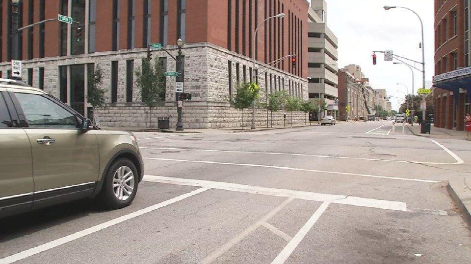 SPECIAL REPORT WDRB investigates timing of downtown Louisville traffic lights News