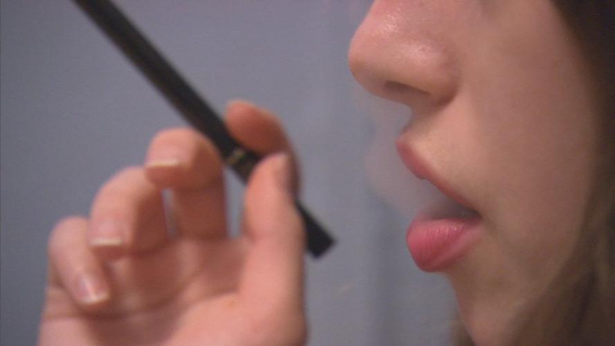 Forum in Floyd County teaches parents about teenagers' increased use of tobacco