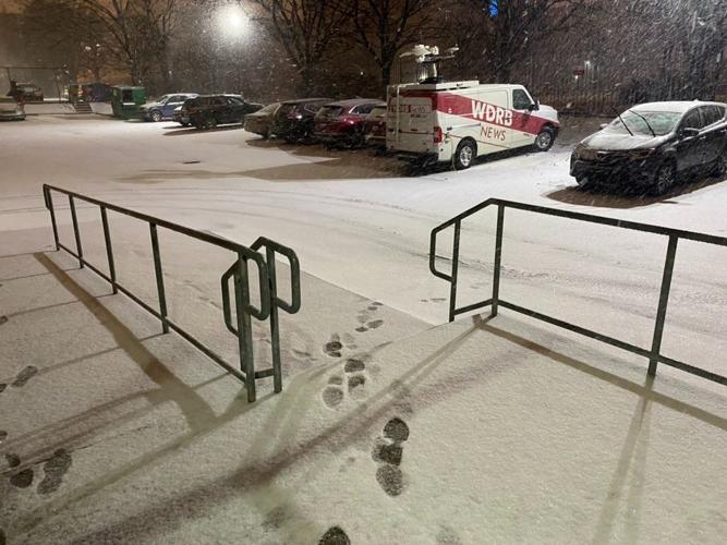 WINTER STORM 12-22-22 DOWNTOWN LOUISVILLE.jpg