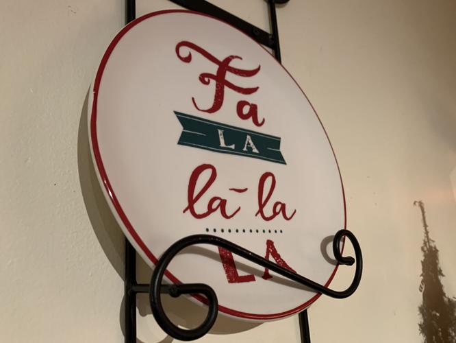 CHRISTMAS CAFE ON FRANKFORT AVENUE - KK - 8-26-2020  (9).JPG