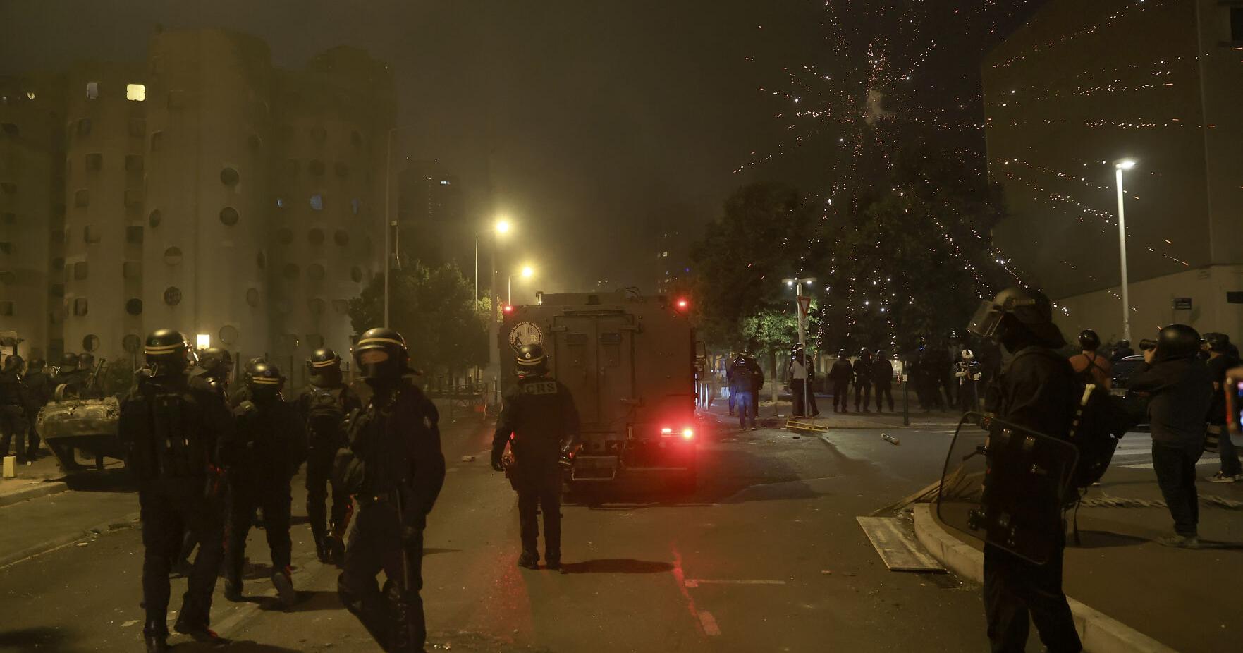 Youths clash with French police, loot stores in 4th day of riots triggered by fatal police shooting - Vimarsana News