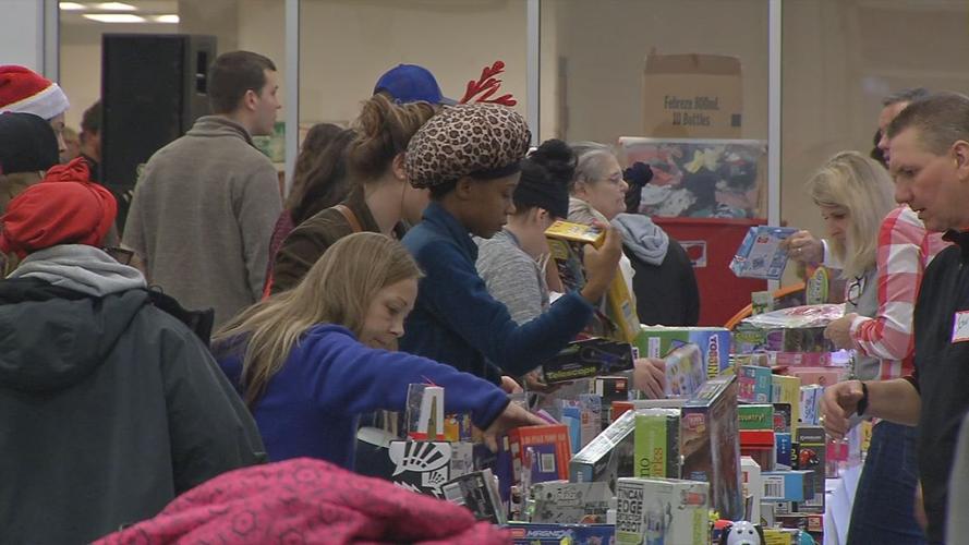 ST VINCENT SANTA SHOP 12-15-19 (2).jpg