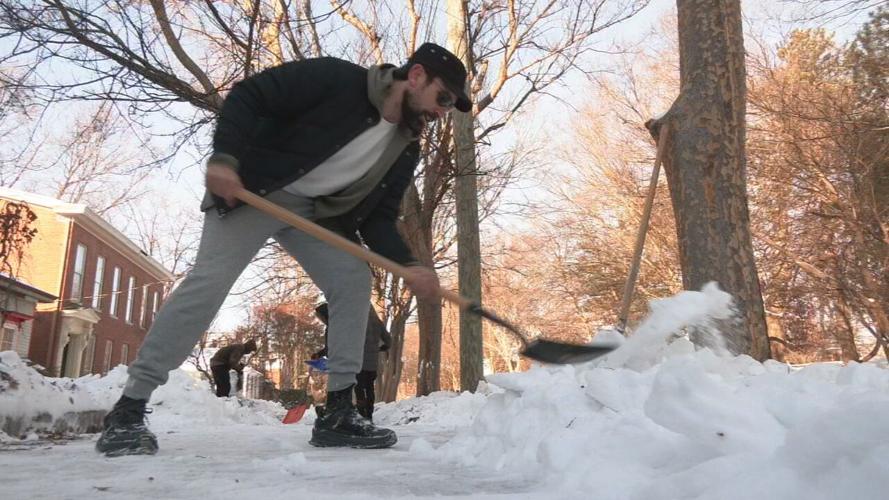 Neighbors help clear Louisville sidewalks 1-26-26