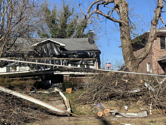 TORNADO - BOWLING GREEN - NEAR THE BYPASS - 12-13-2021 1.jfif