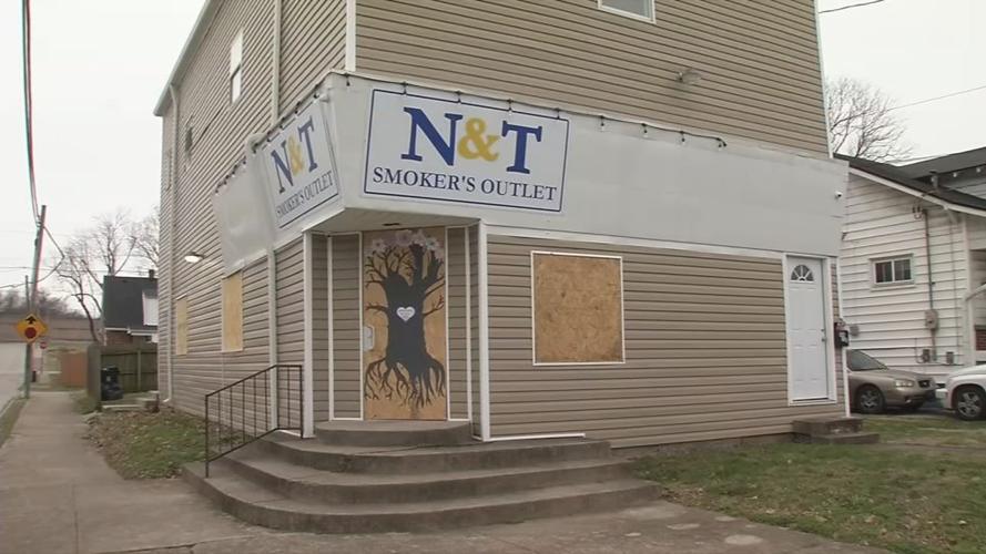 N&T Smoker's Outlet - 500 Beecher Street (Louisville's Wyandotte/Oakdale neighborhood)