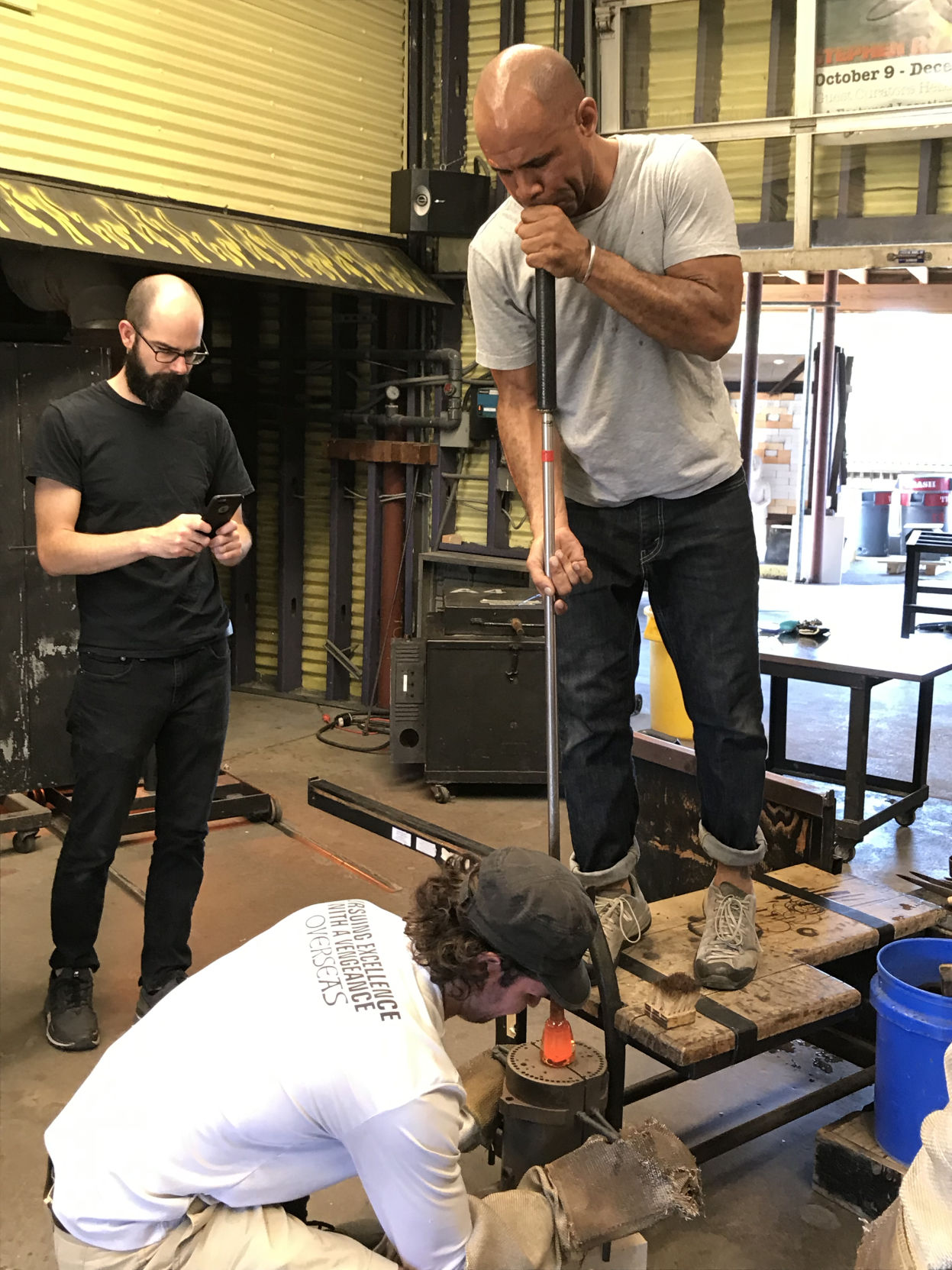 Che Rhodes blowing glass.jfif