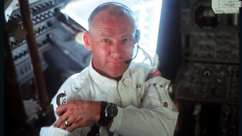 Buzz Aldrin 2.jpg