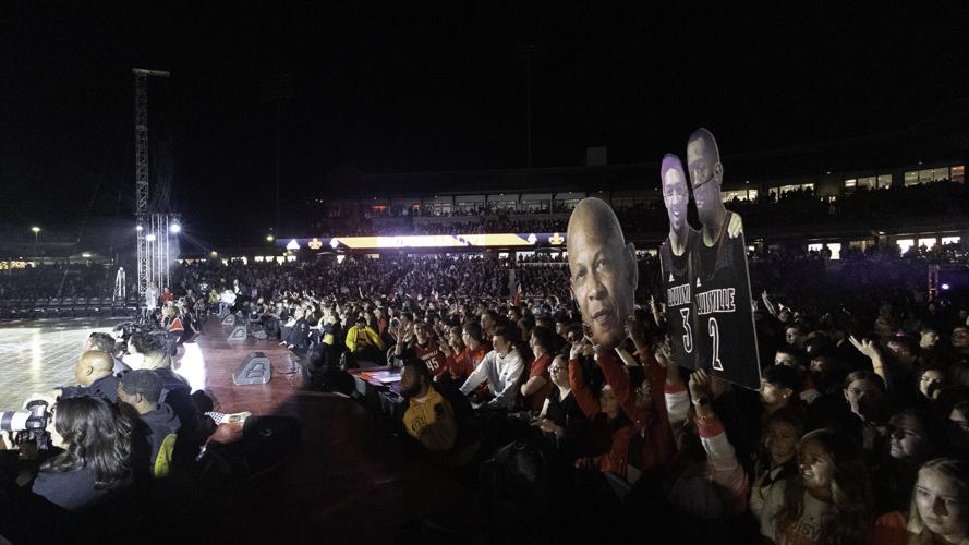 Louisville Live8427.jpg